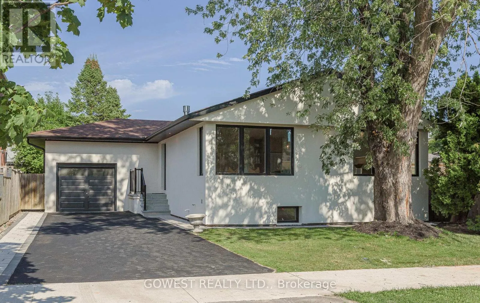 28 ALLONSIUS DRIVE