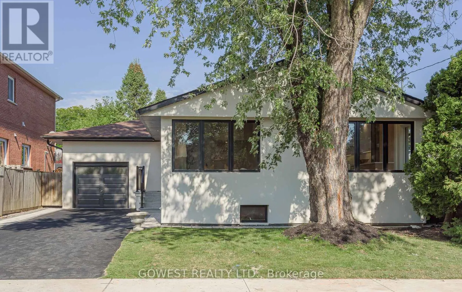 28 ALLONSIUS DRIVE