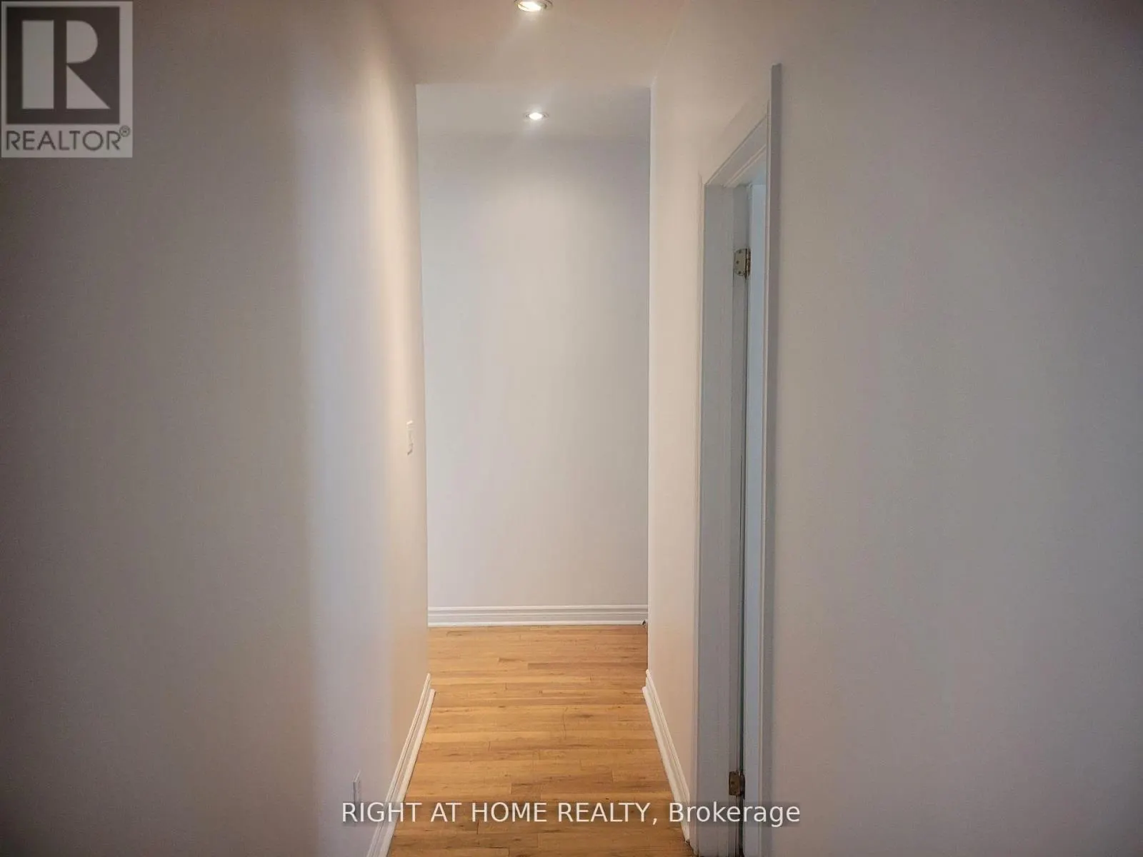 18 - 120 COWAN AVENUE