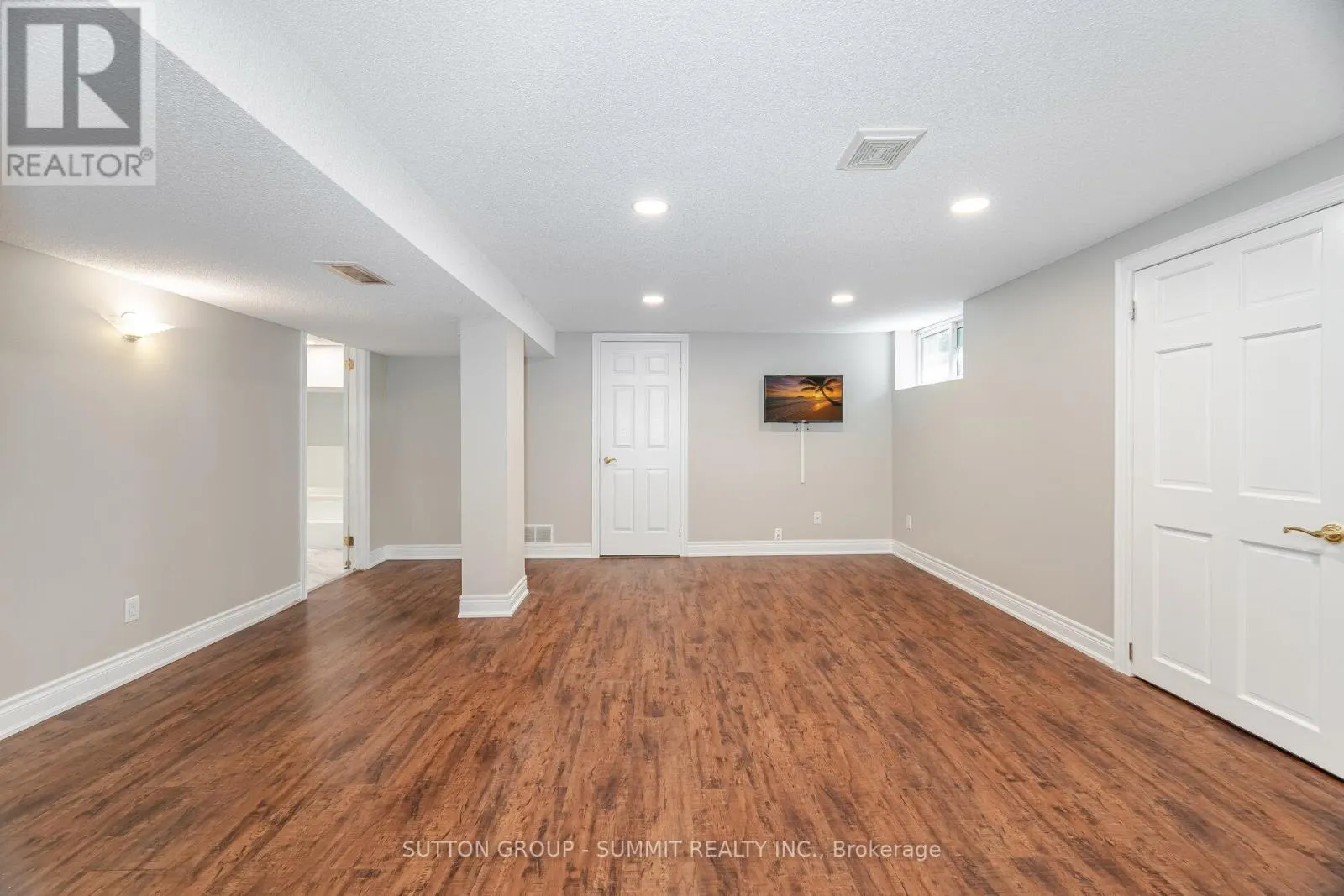 1195 CRESTDALE ROAD