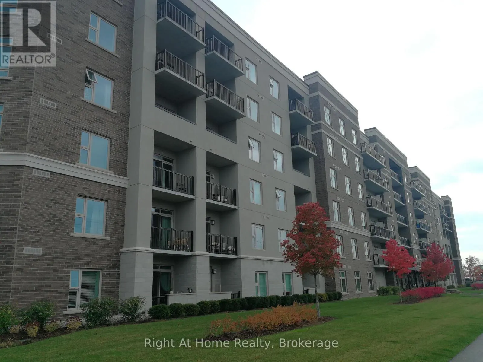 14 - 610 FARMSTEAD DRIVE, #14