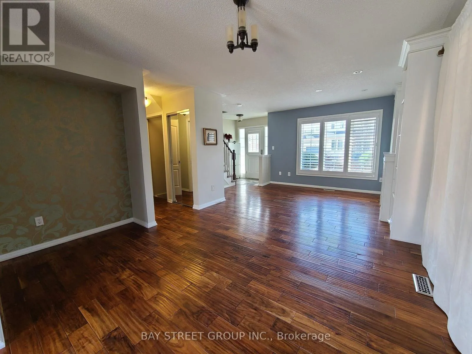 5556 THORN LANE
