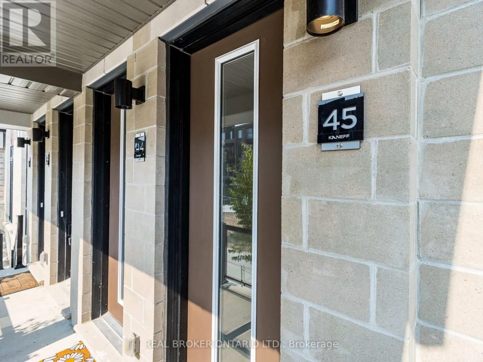45 - 45 KNOTSBERRY CIRCLE