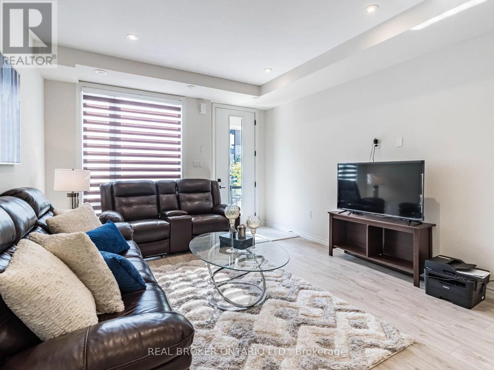 45 - 45 KNOTSBERRY CIRCLE