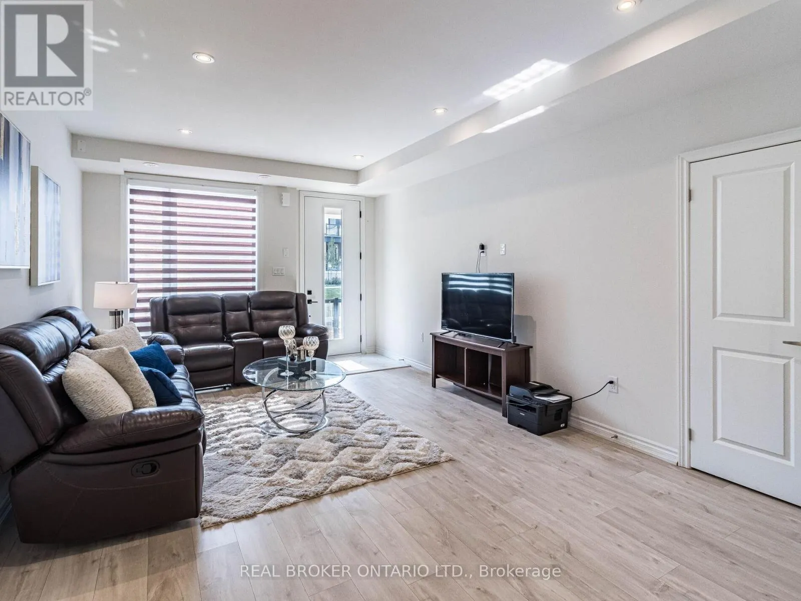 45 - 45 KNOTSBERRY CIRCLE