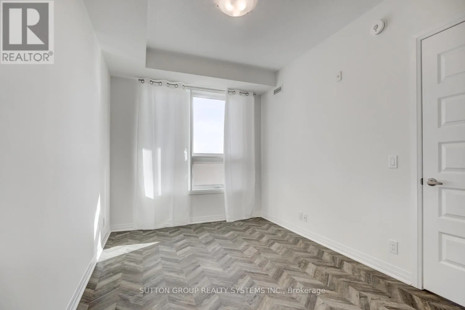 301 - 1105 LEGER WAY