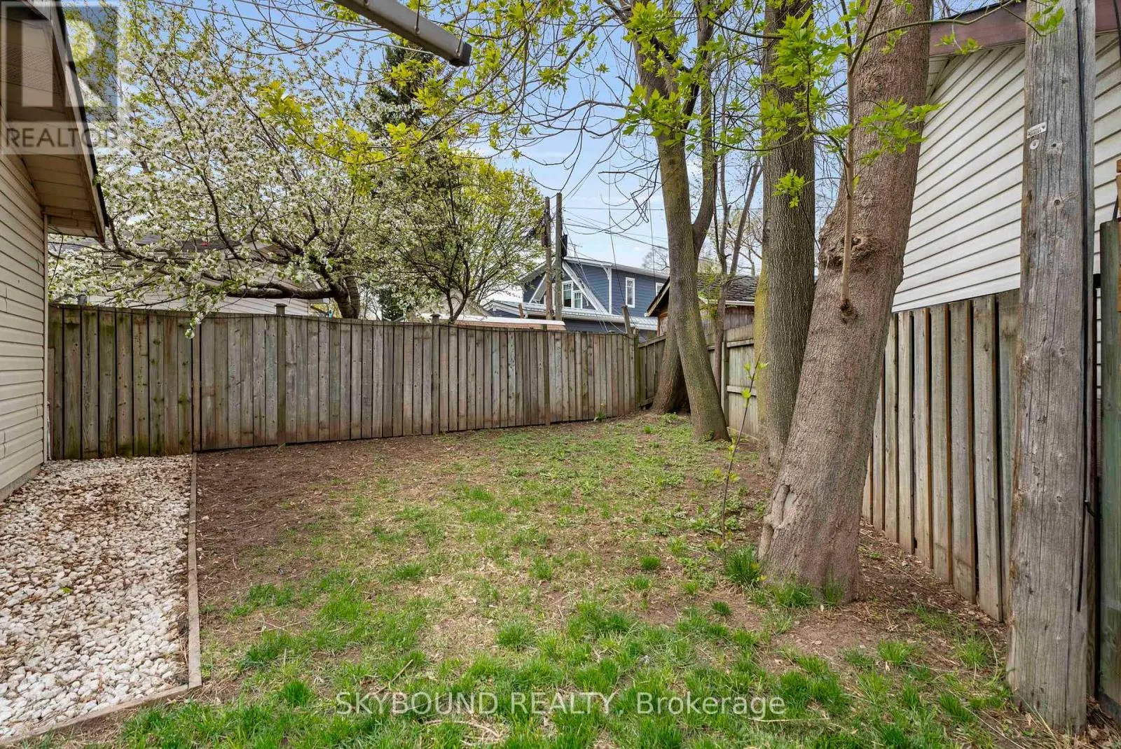 790 THE QUEENSWAY