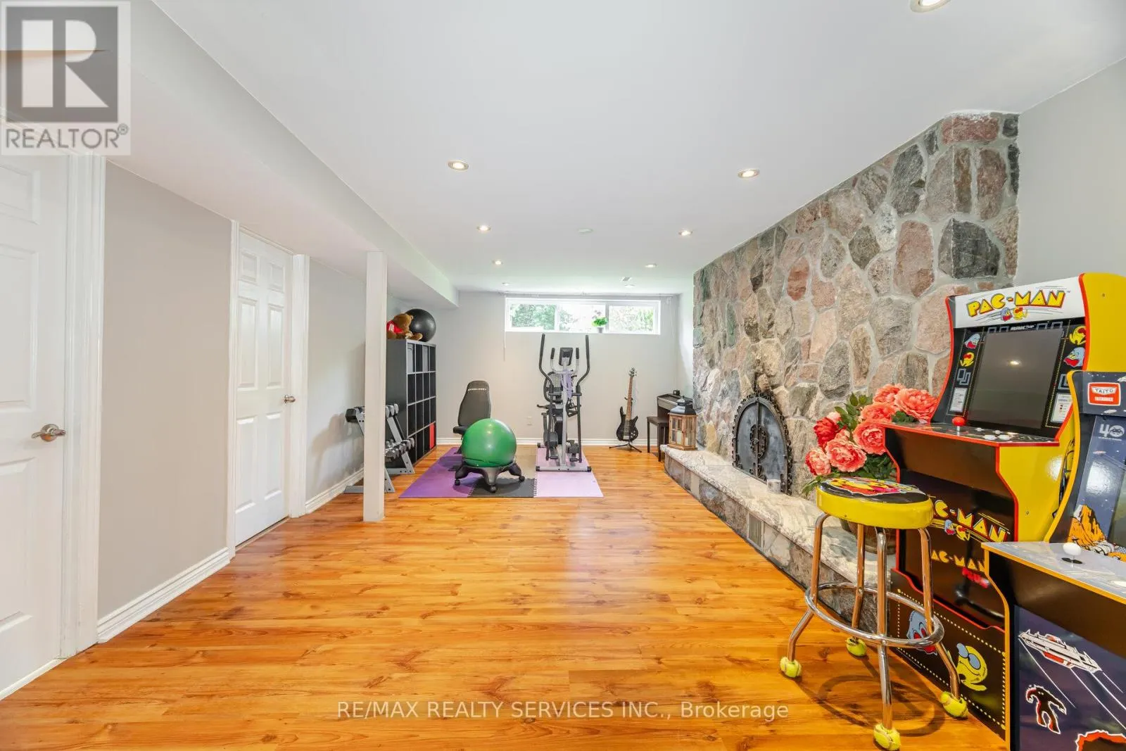 38 GRASSMERE CRESCENT