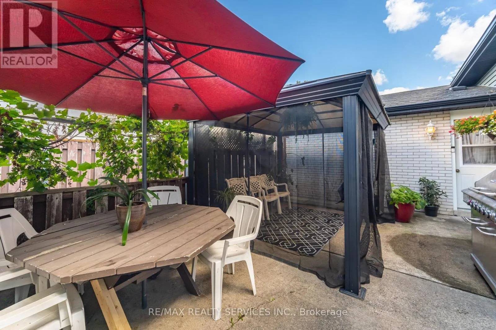 38 GRASSMERE CRESCENT