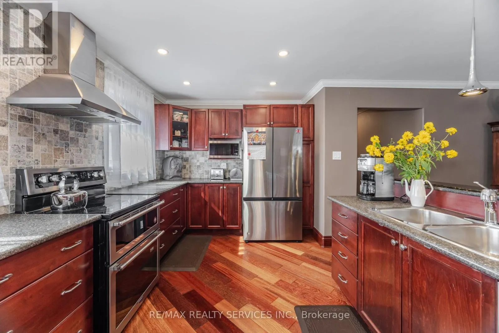 38 GRASSMERE CRESCENT