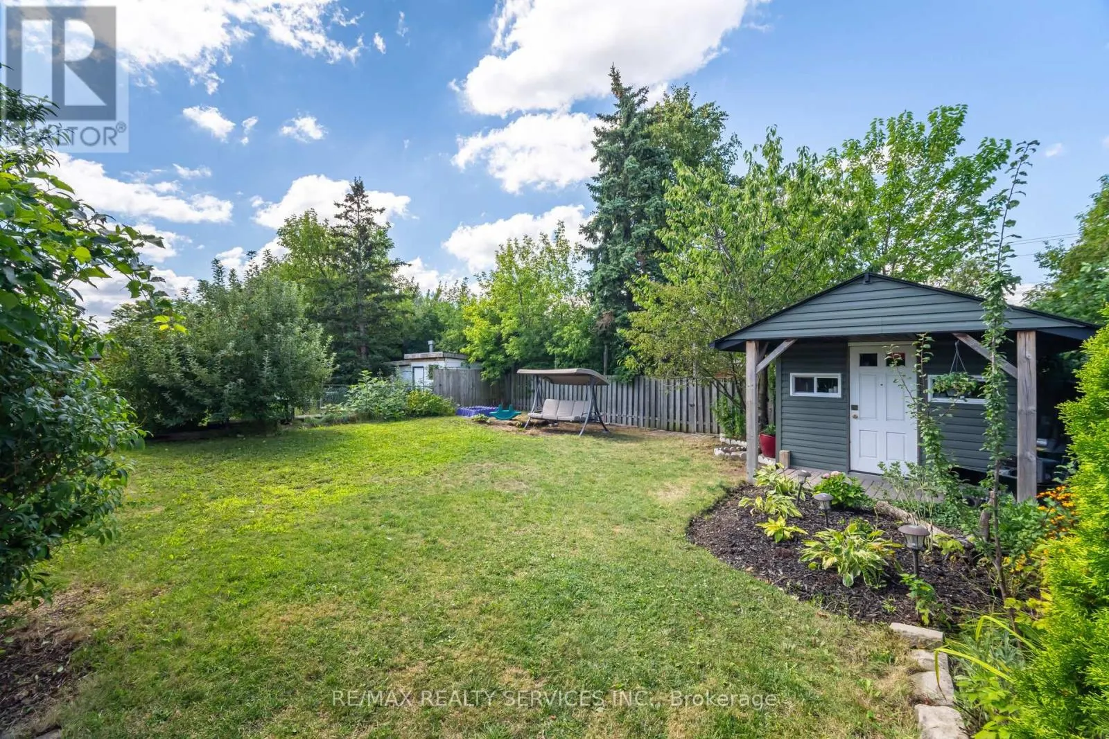 38 GRASSMERE CRESCENT