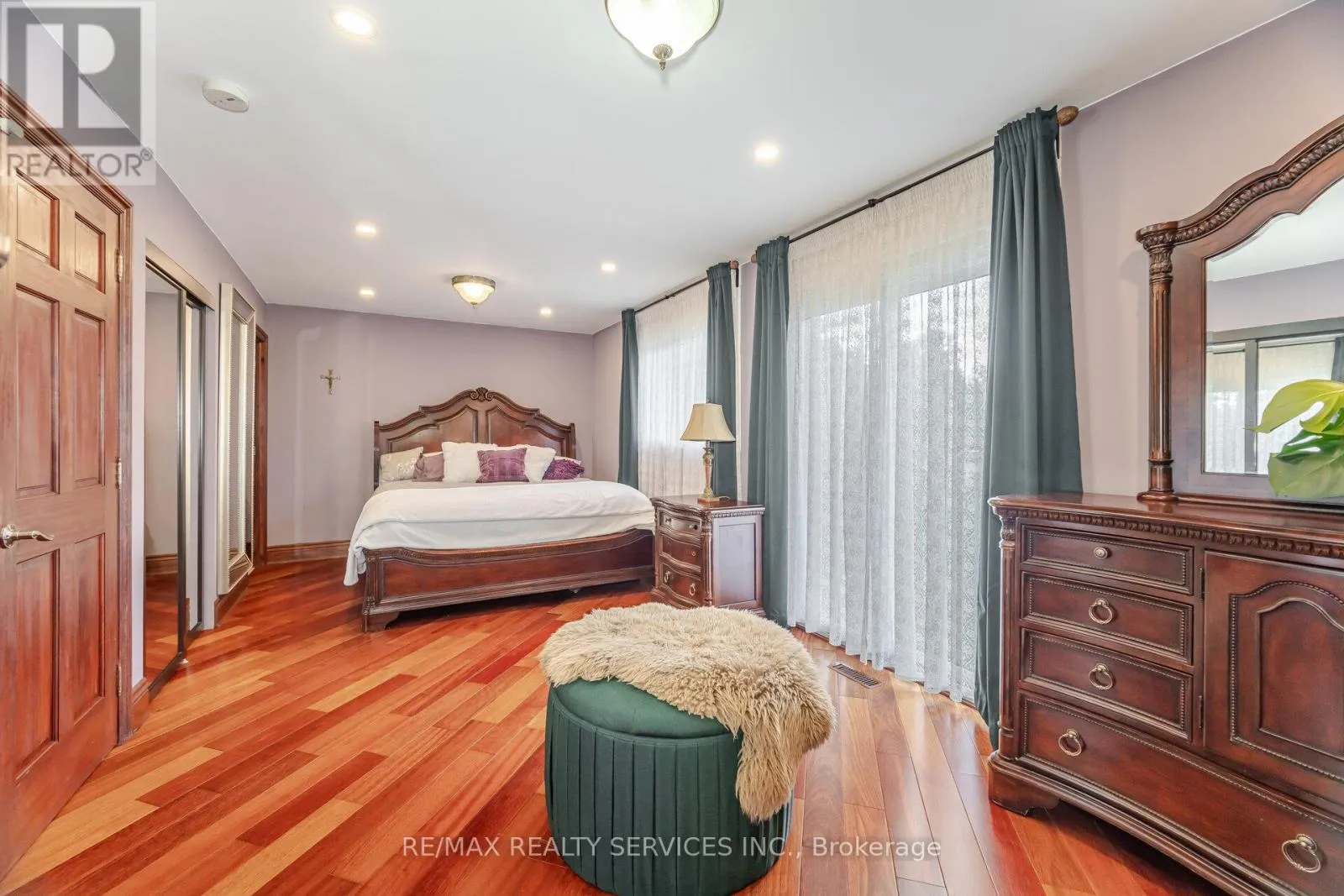 38 GRASSMERE CRESCENT