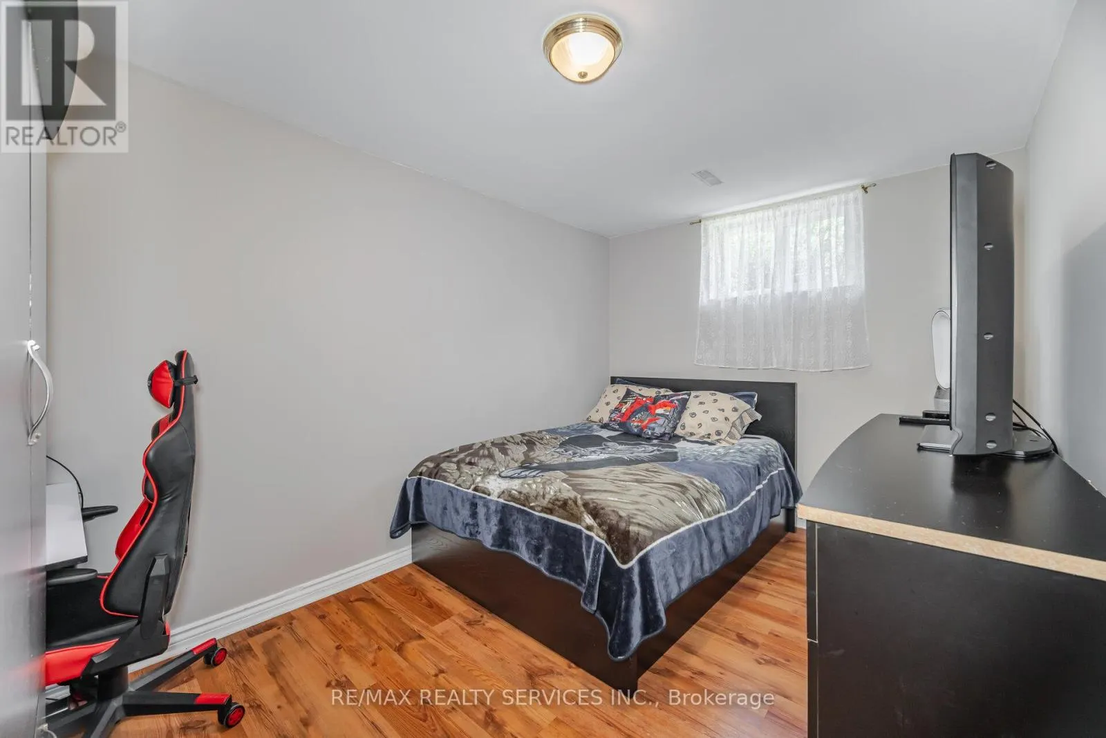 38 GRASSMERE CRESCENT