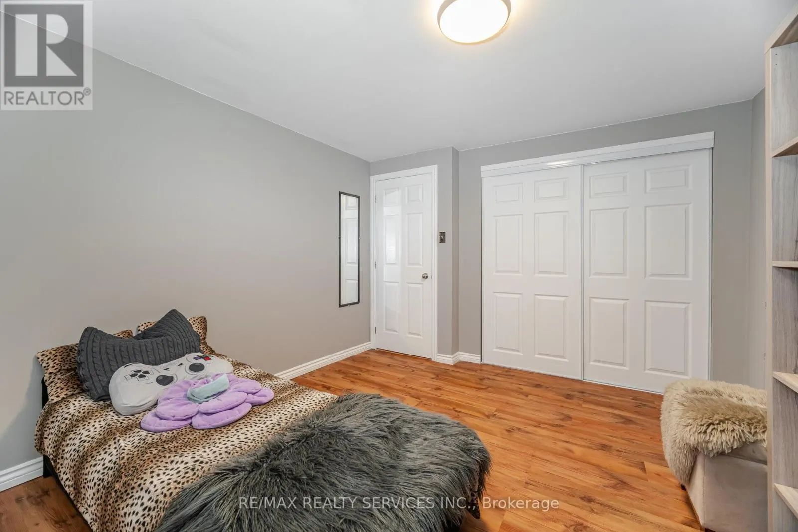 38 GRASSMERE CRESCENT
