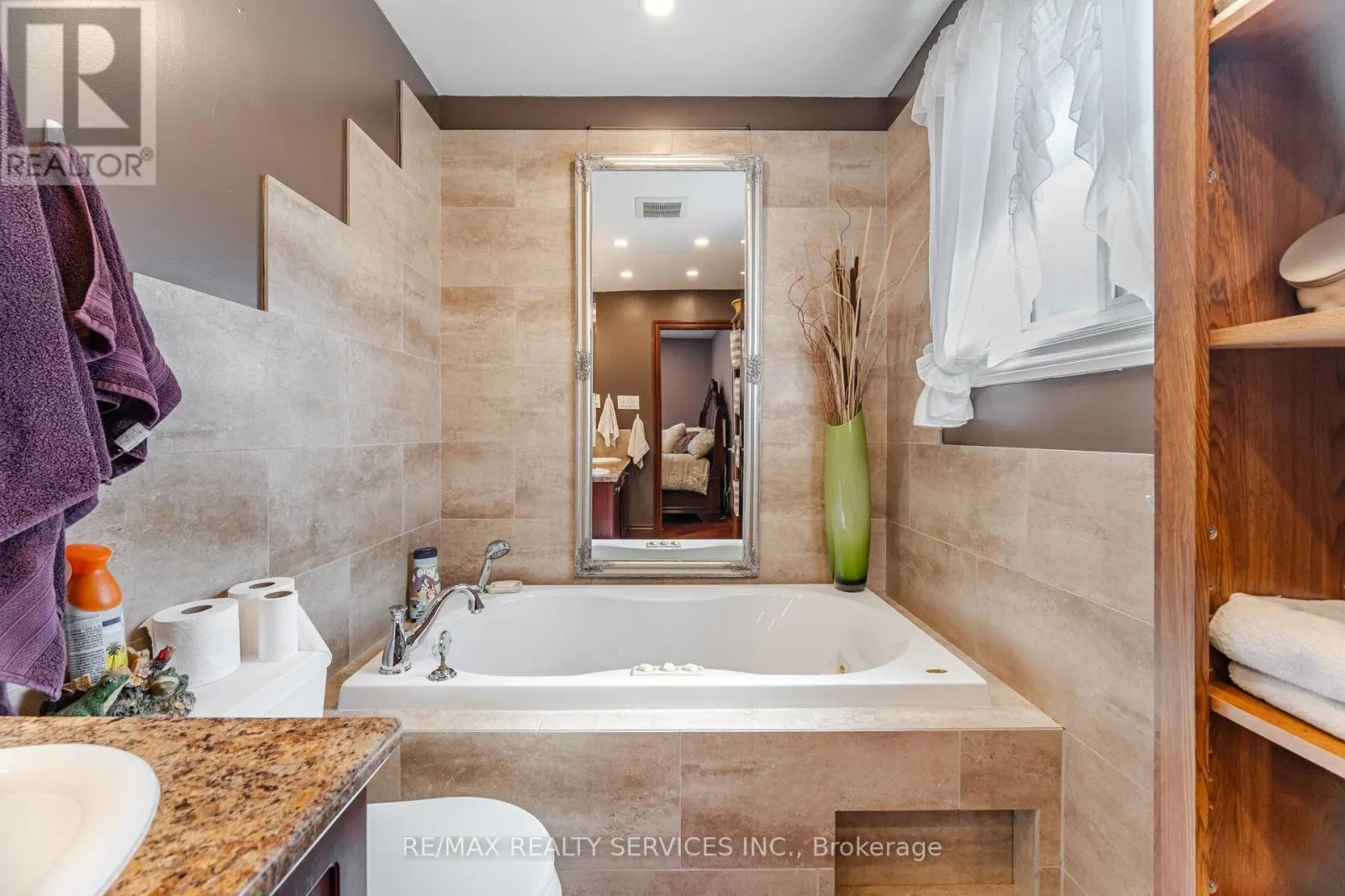 38 GRASSMERE CRESCENT