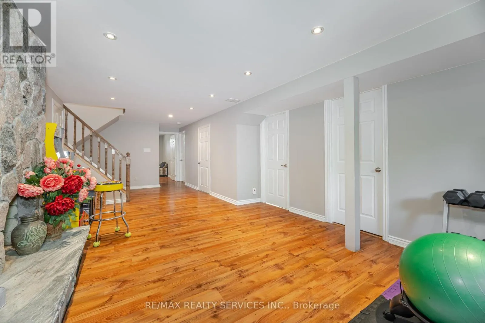 38 GRASSMERE CRESCENT