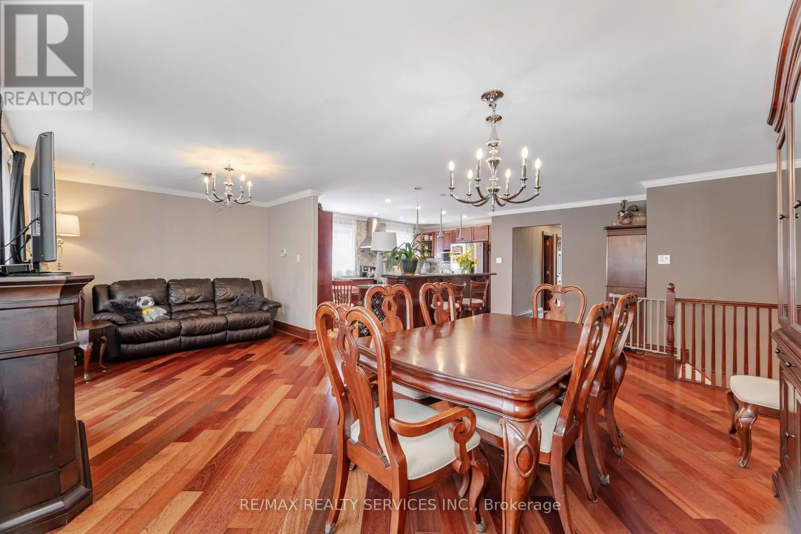 38 GRASSMERE CRESCENT
