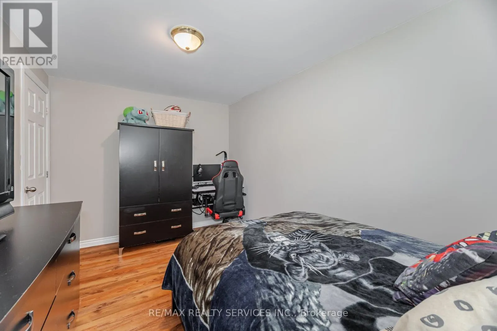 38 GRASSMERE CRESCENT