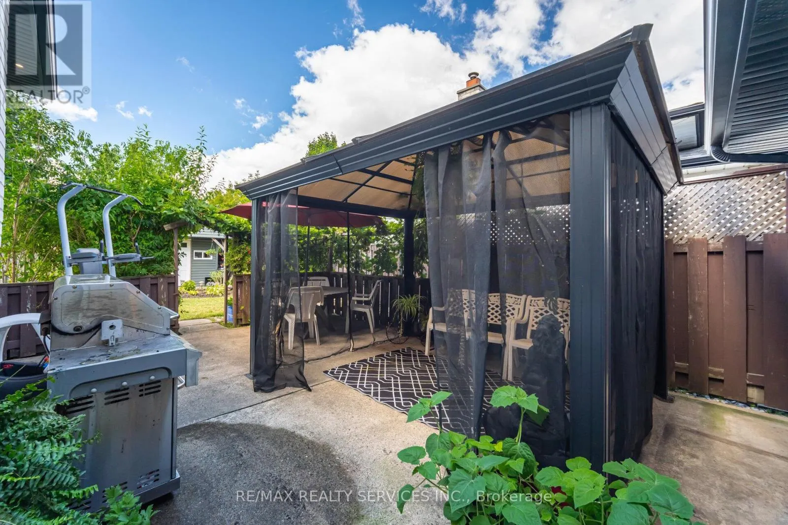 38 GRASSMERE CRESCENT