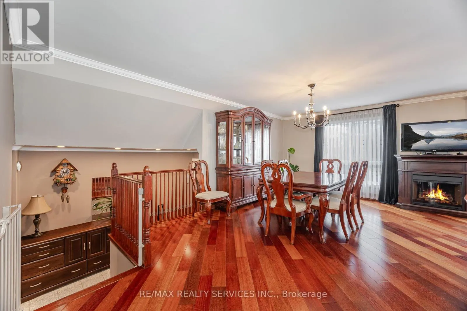 38 GRASSMERE CRESCENT
