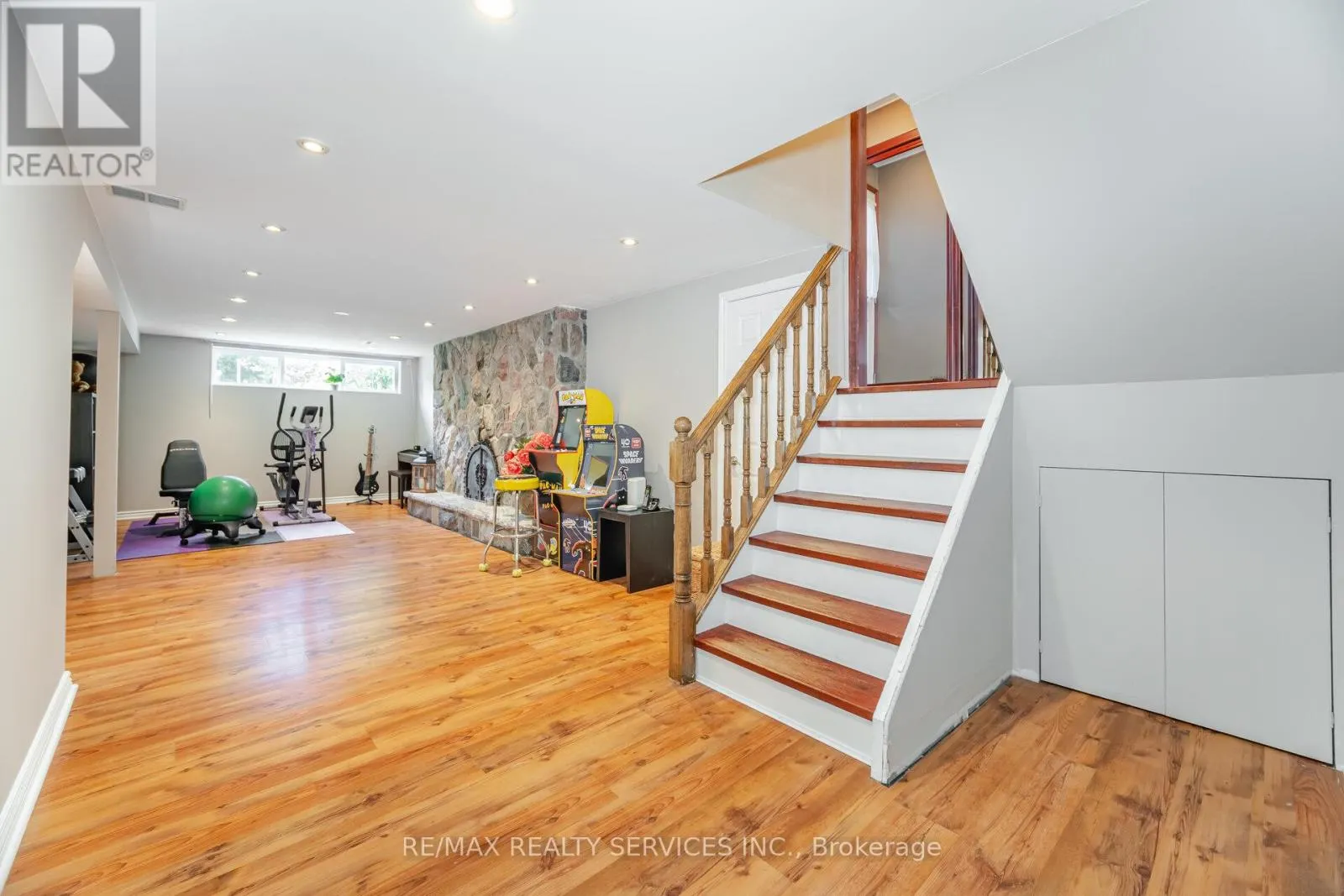 38 GRASSMERE CRESCENT