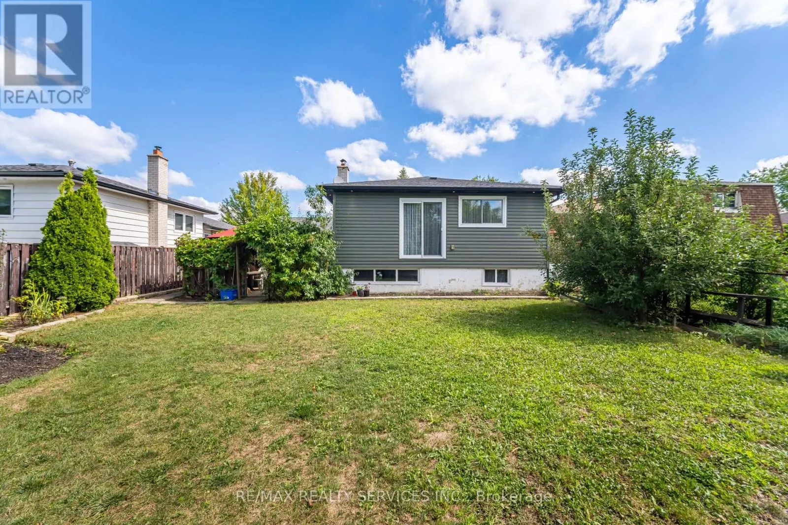 38 GRASSMERE CRESCENT