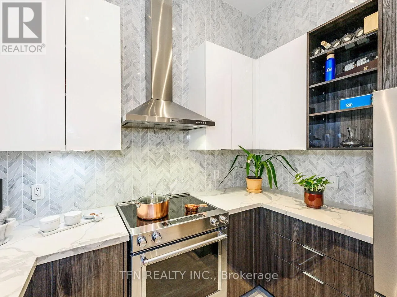 M5 - 20 SHORE BREEZE DRIVE