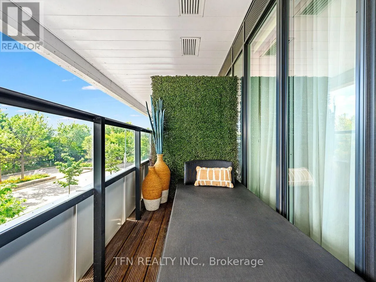 M5 - 20 SHORE BREEZE DRIVE