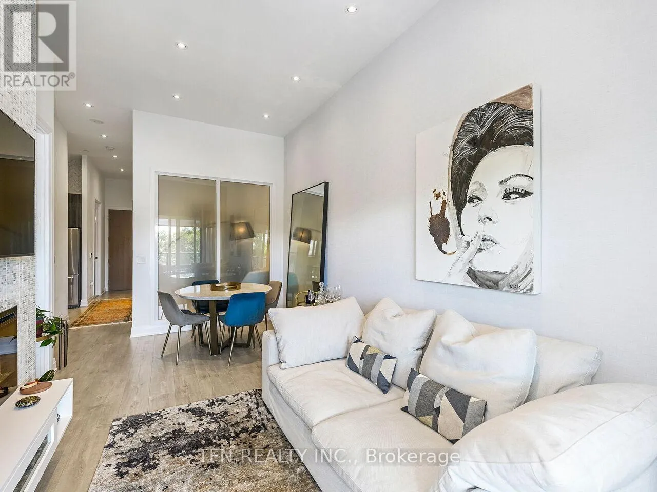 M5 - 20 SHORE BREEZE DRIVE