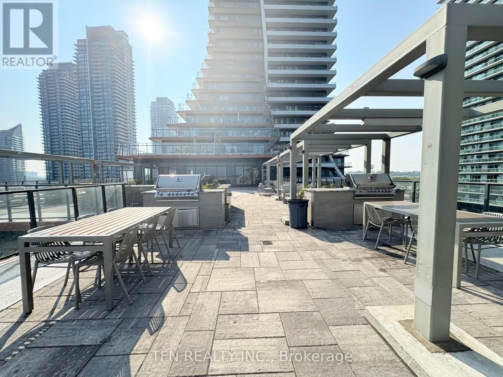 M5 - 20 SHORE BREEZE DRIVE