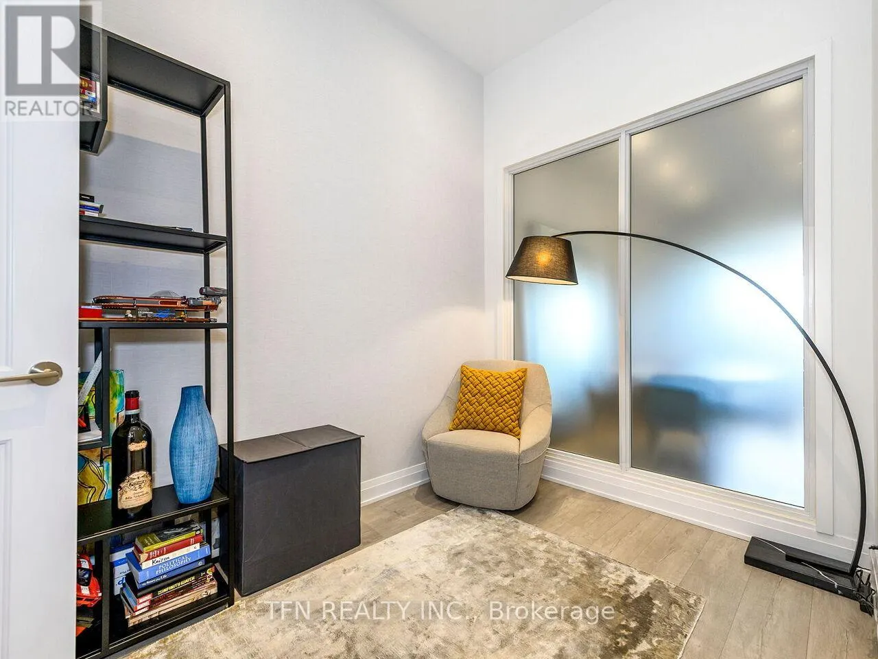M5 - 20 SHORE BREEZE DRIVE