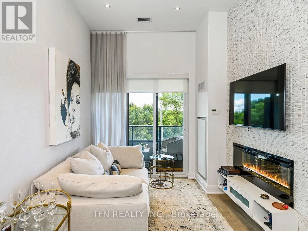 M5 - 20 SHORE BREEZE DRIVE