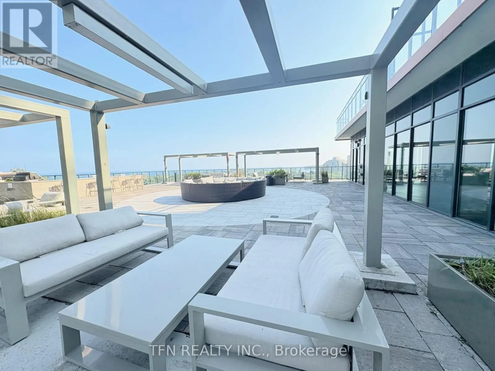 M5 - 20 SHORE BREEZE DRIVE