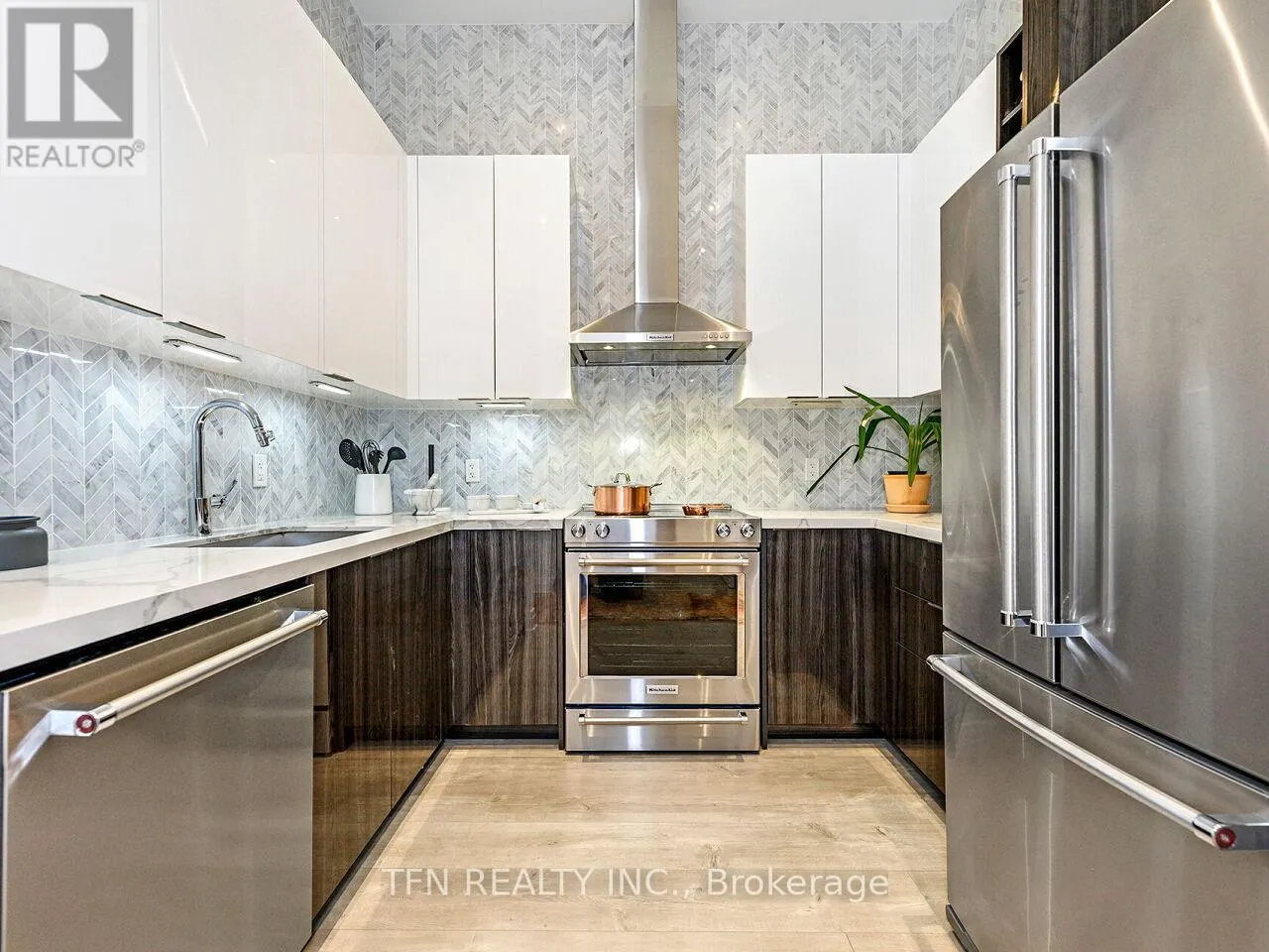 M5 - 20 SHORE BREEZE DRIVE