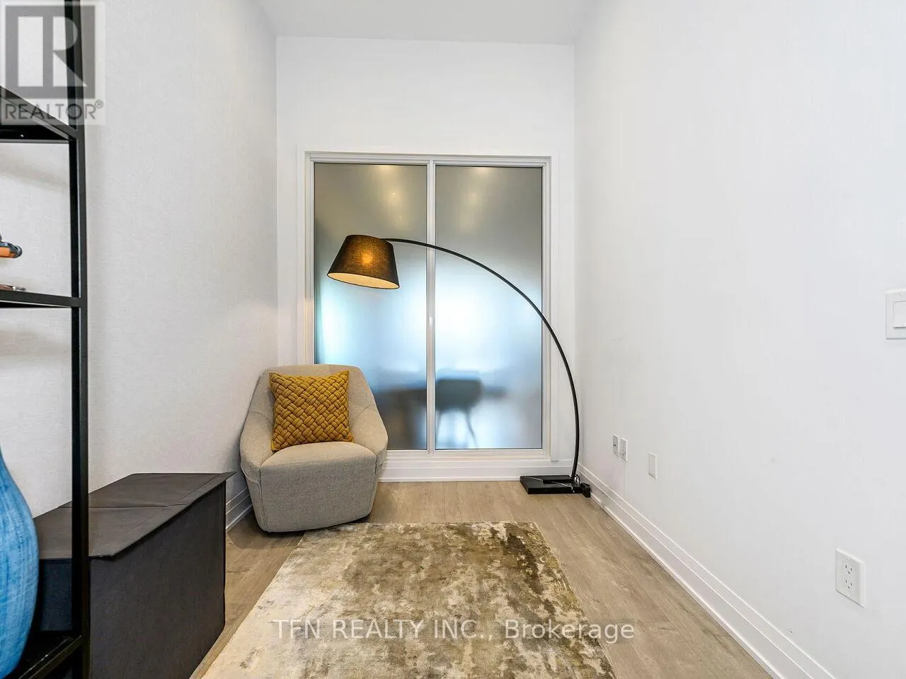 M5 - 20 SHORE BREEZE DRIVE