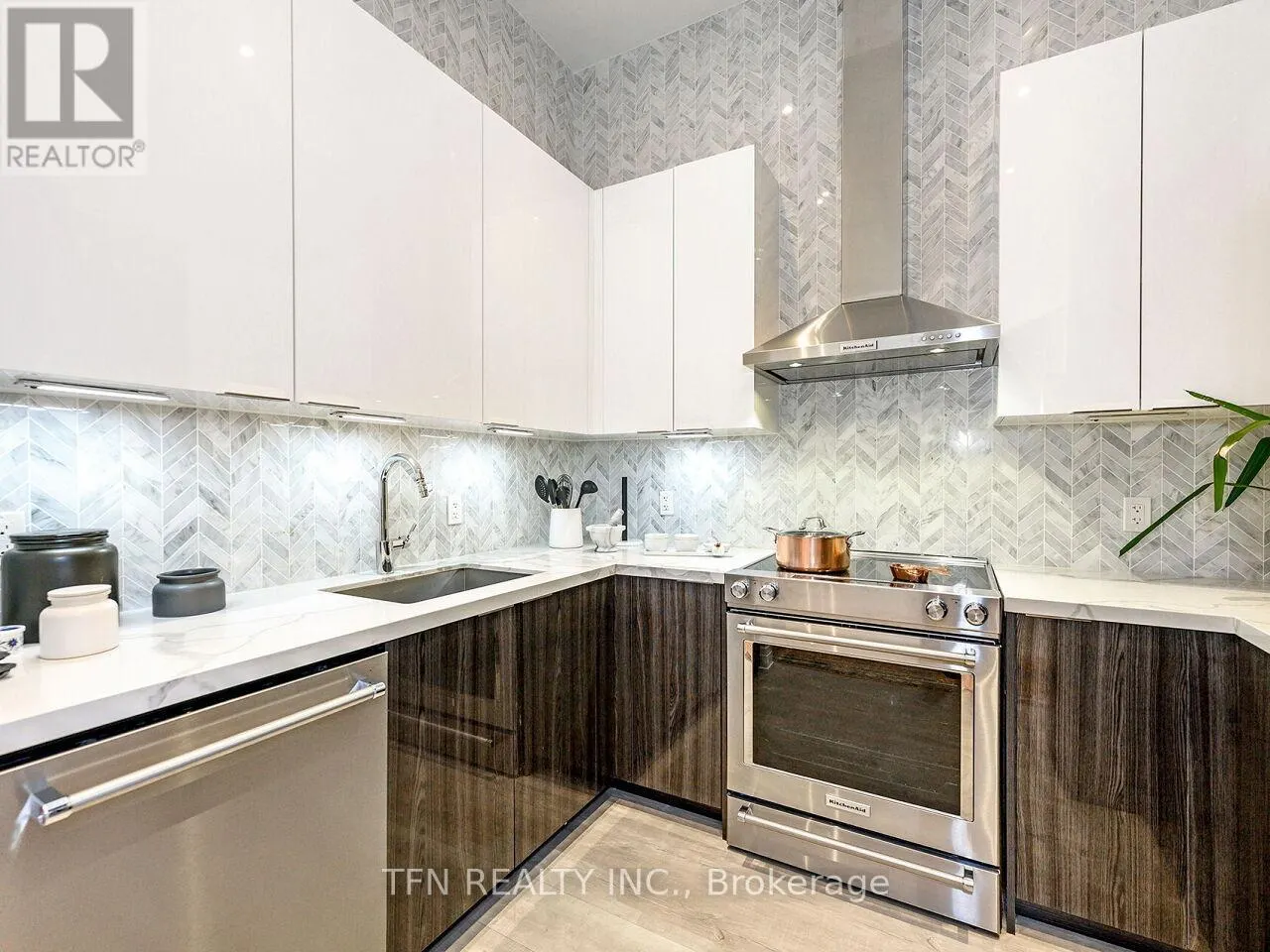 M5 - 20 SHORE BREEZE DRIVE