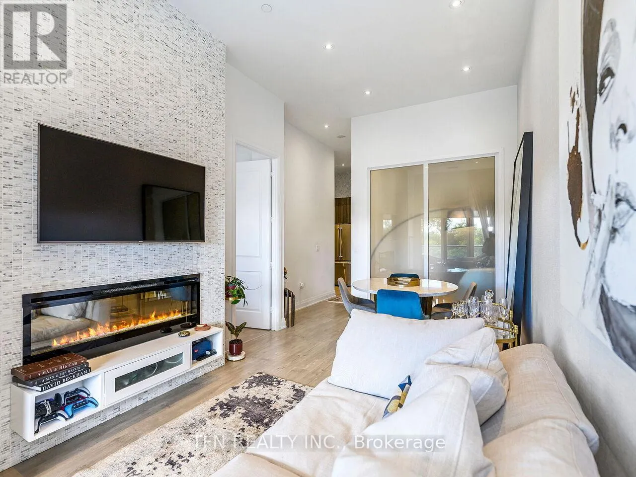 M5 - 20 SHORE BREEZE DRIVE