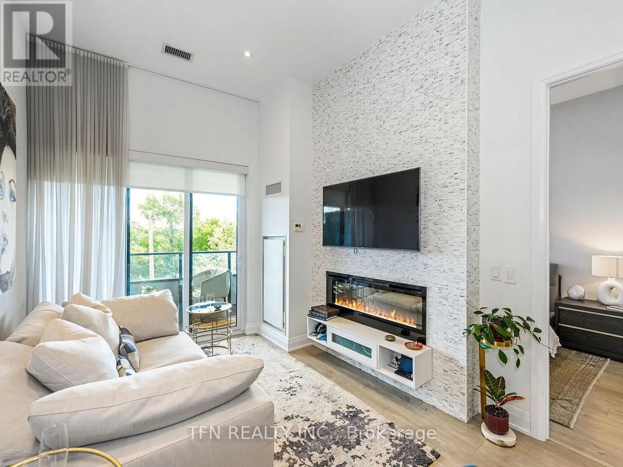 M5 - 20 SHORE BREEZE DRIVE