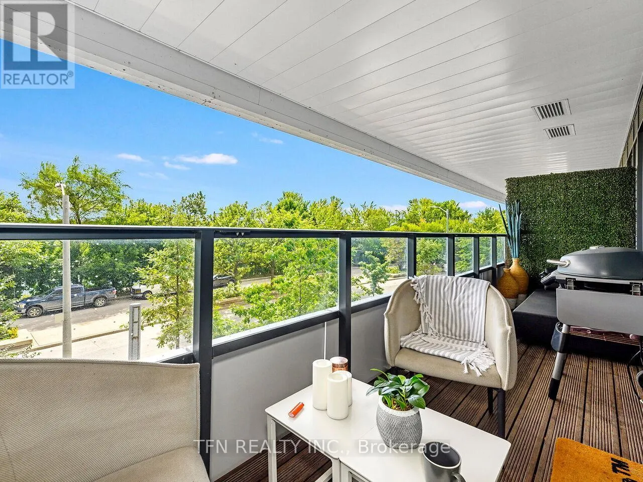 M5 - 20 SHORE BREEZE DRIVE