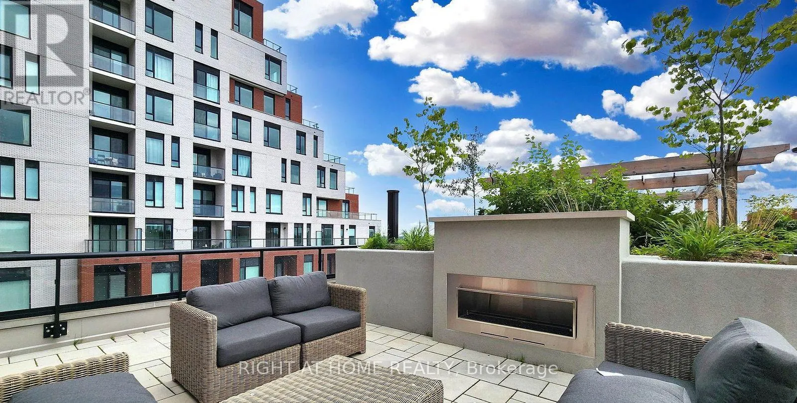 322 - 3100 KEELE STREET