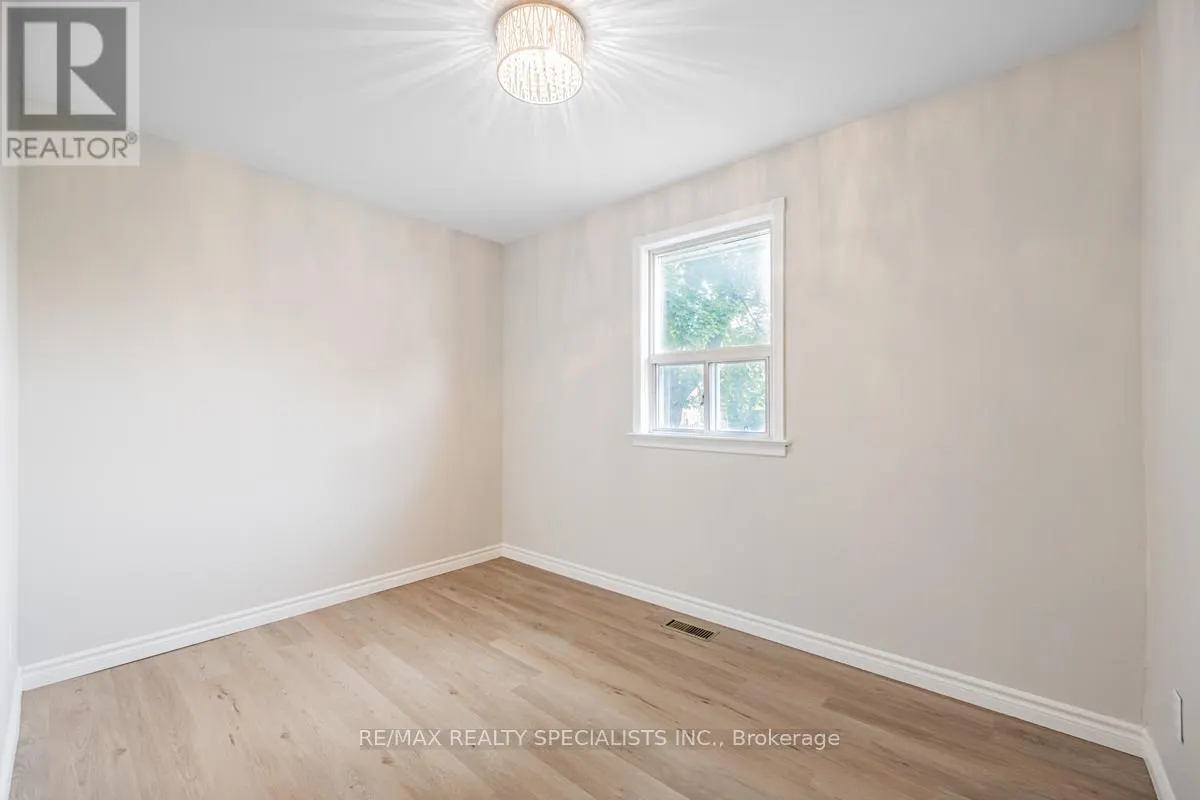 UPPER - 1362 CAWTHRA ROAD