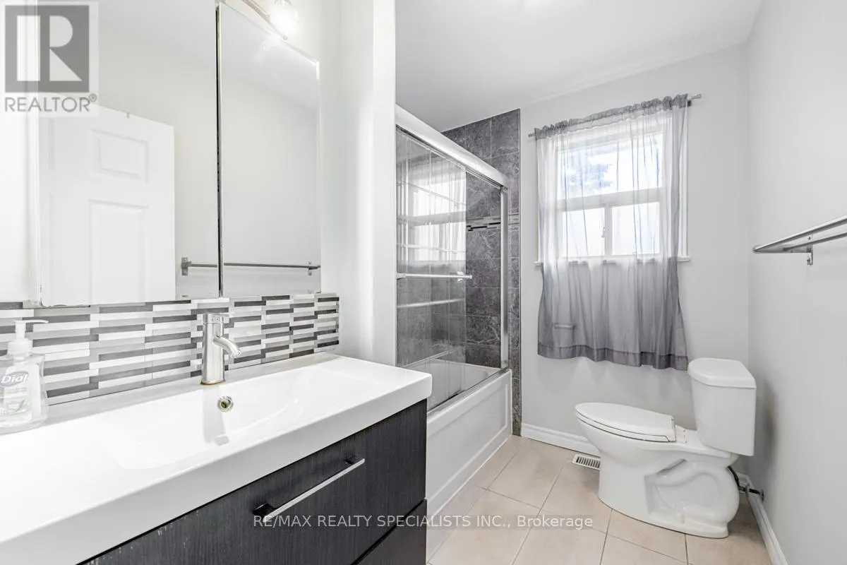 UPPER - 1362 CAWTHRA ROAD
