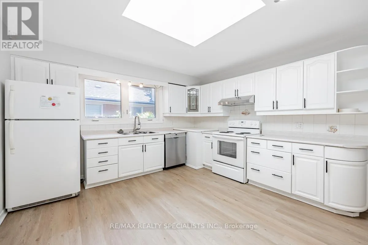 UPPER - 1362 CAWTHRA ROAD