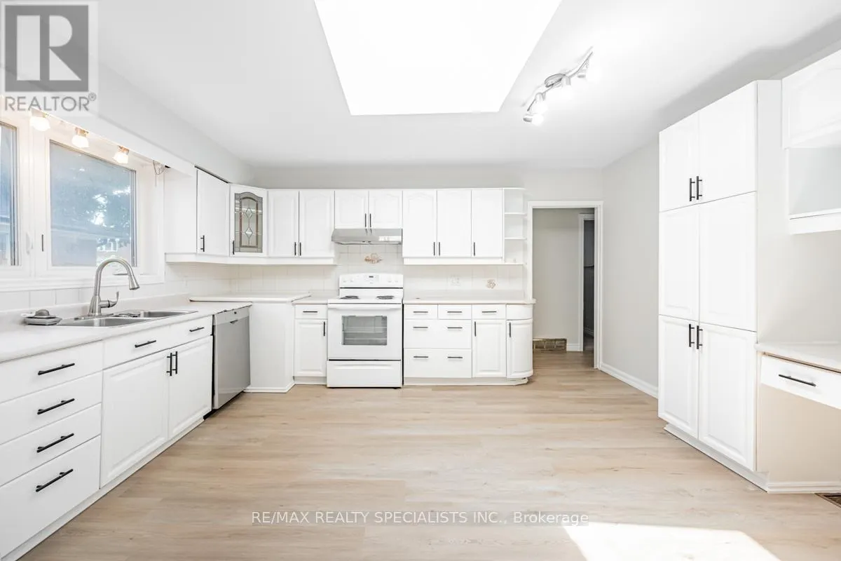 UPPER - 1362 CAWTHRA ROAD