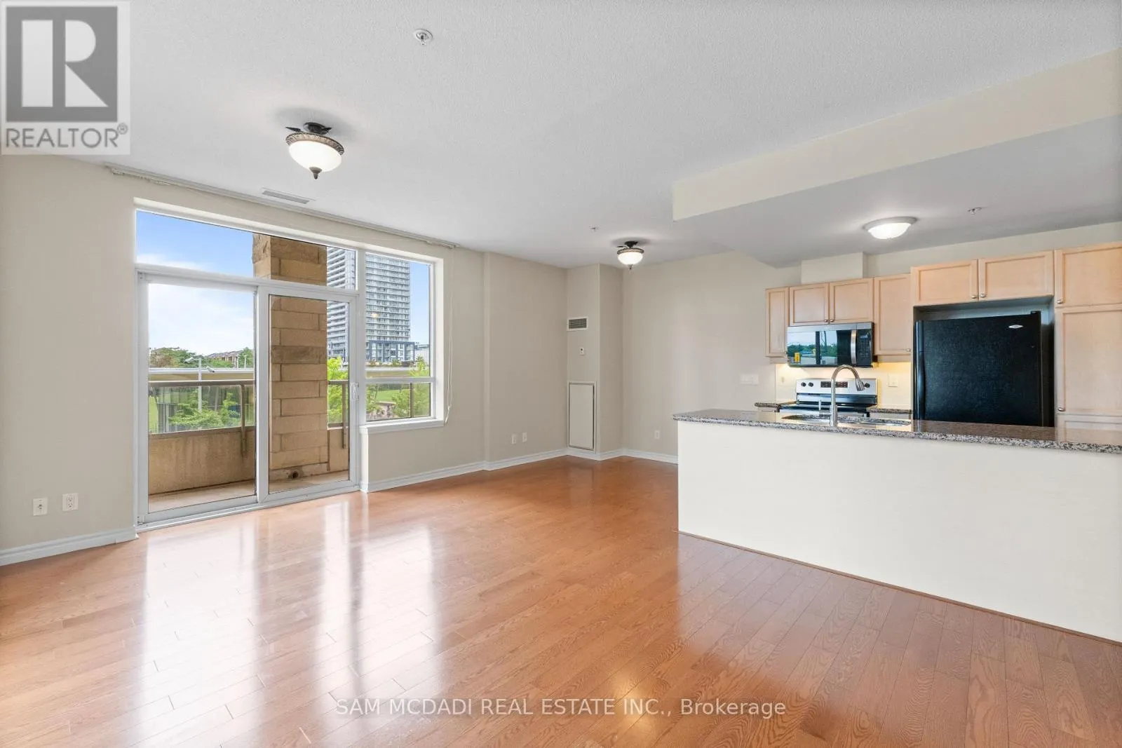 211 - 350 PRINCESS ROYAL DRIVE