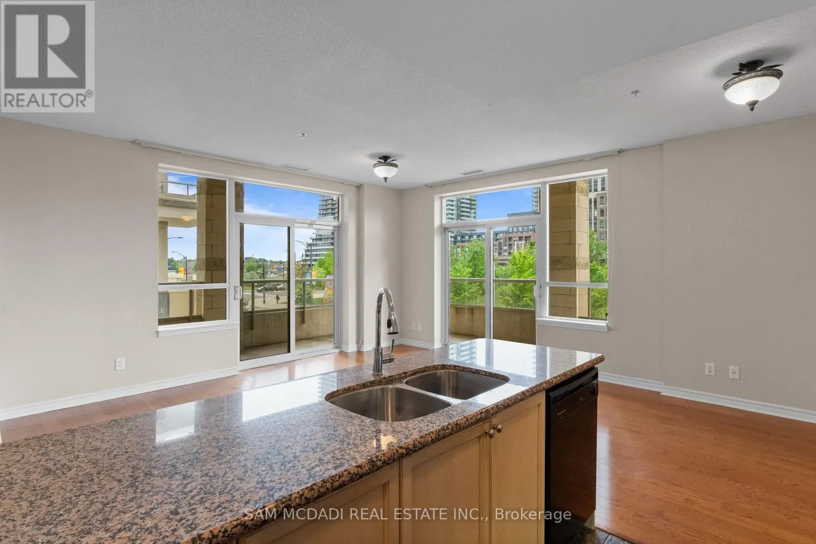 211 - 350 PRINCESS ROYAL DRIVE