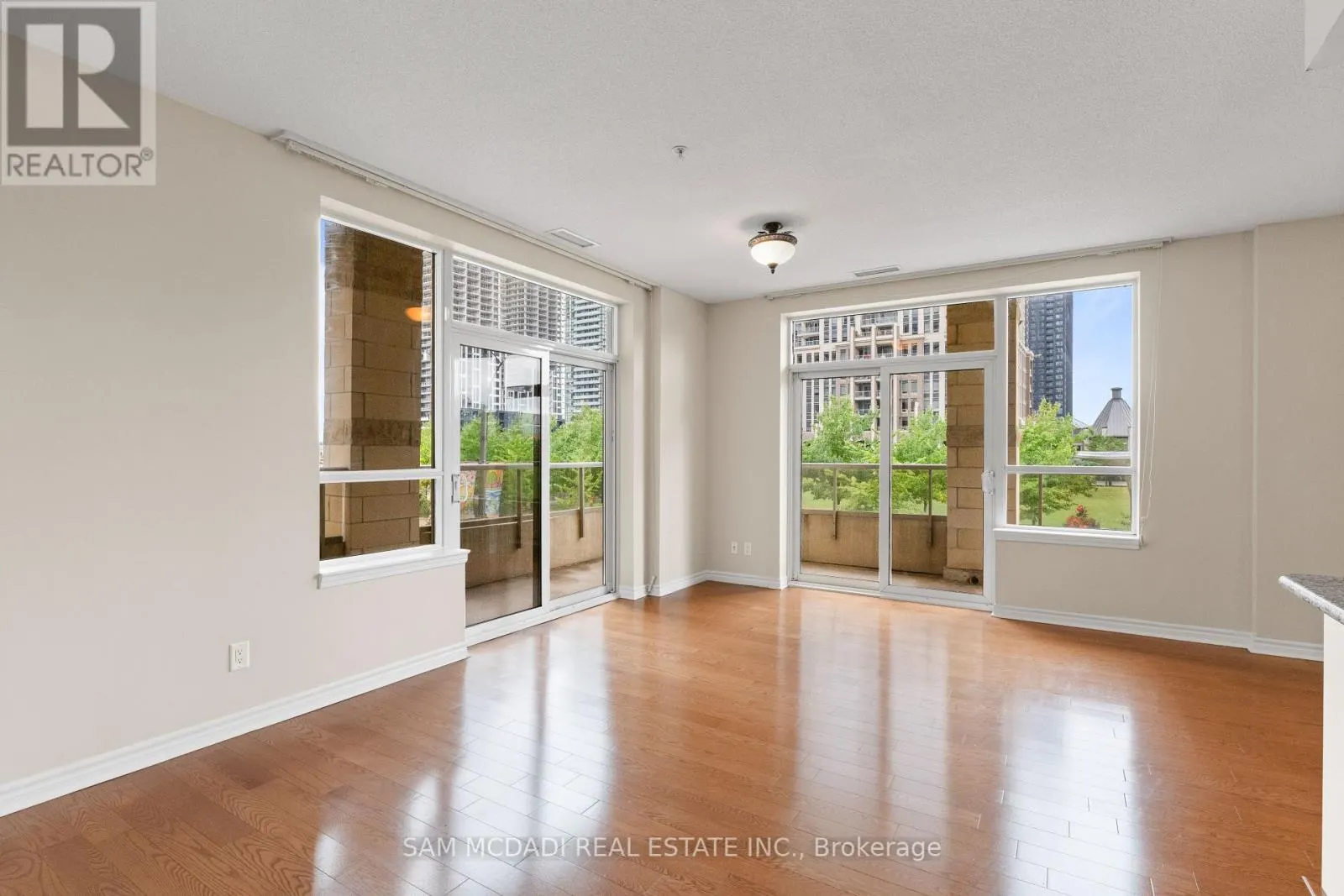 211 - 350 PRINCESS ROYAL DRIVE