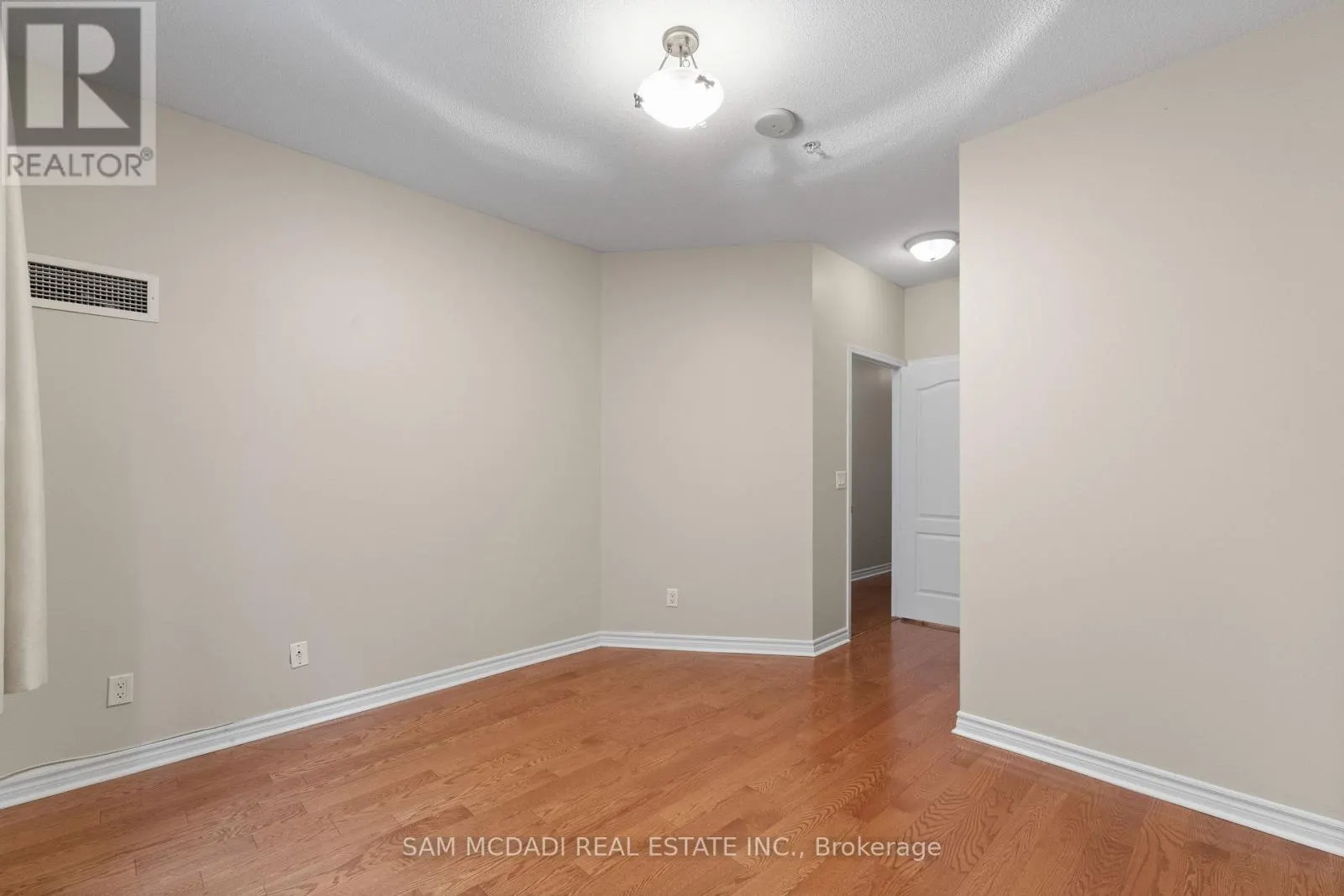 211 - 350 PRINCESS ROYAL DRIVE