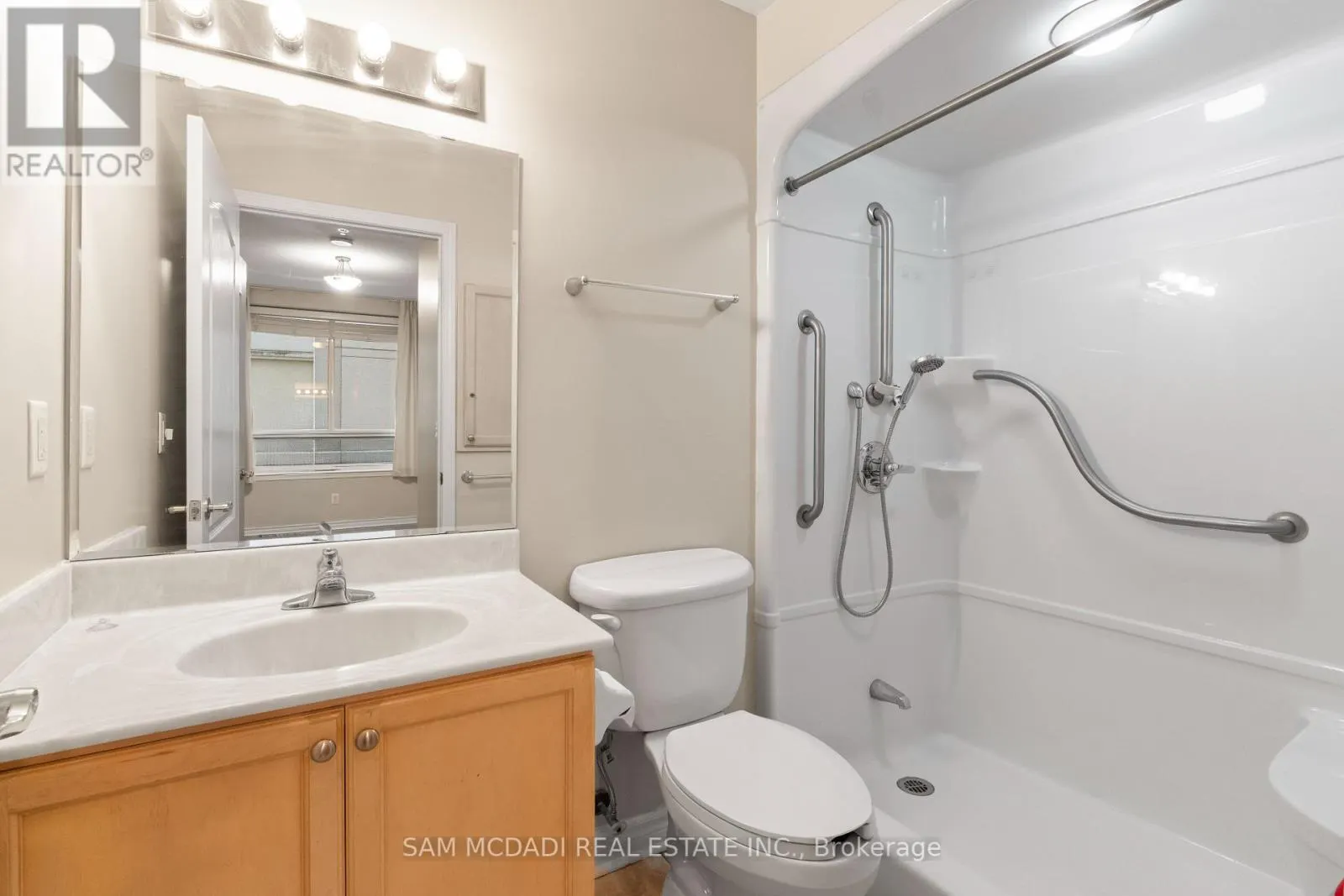 211 - 350 PRINCESS ROYAL DRIVE