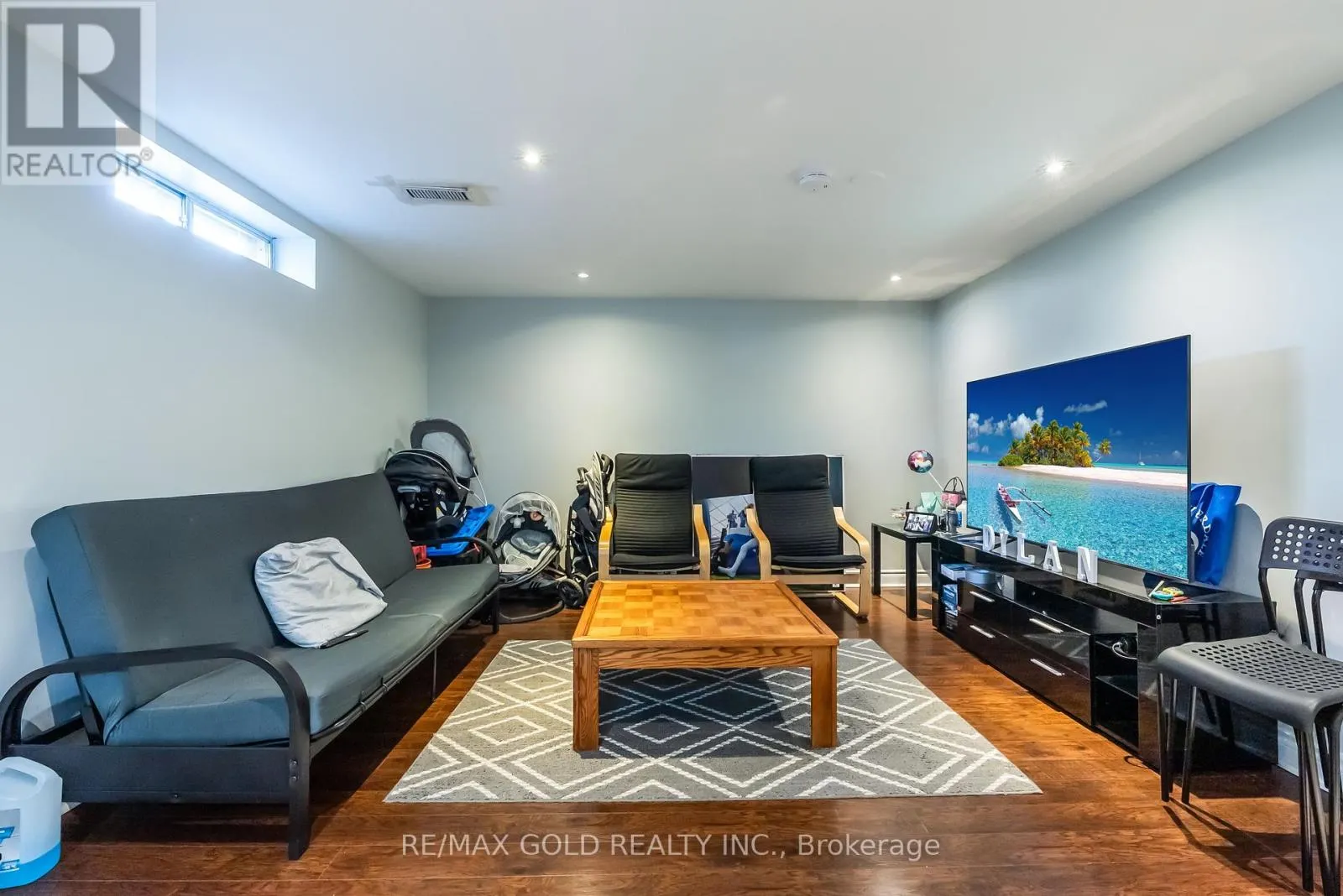 52 PARADELLE CRESCENT